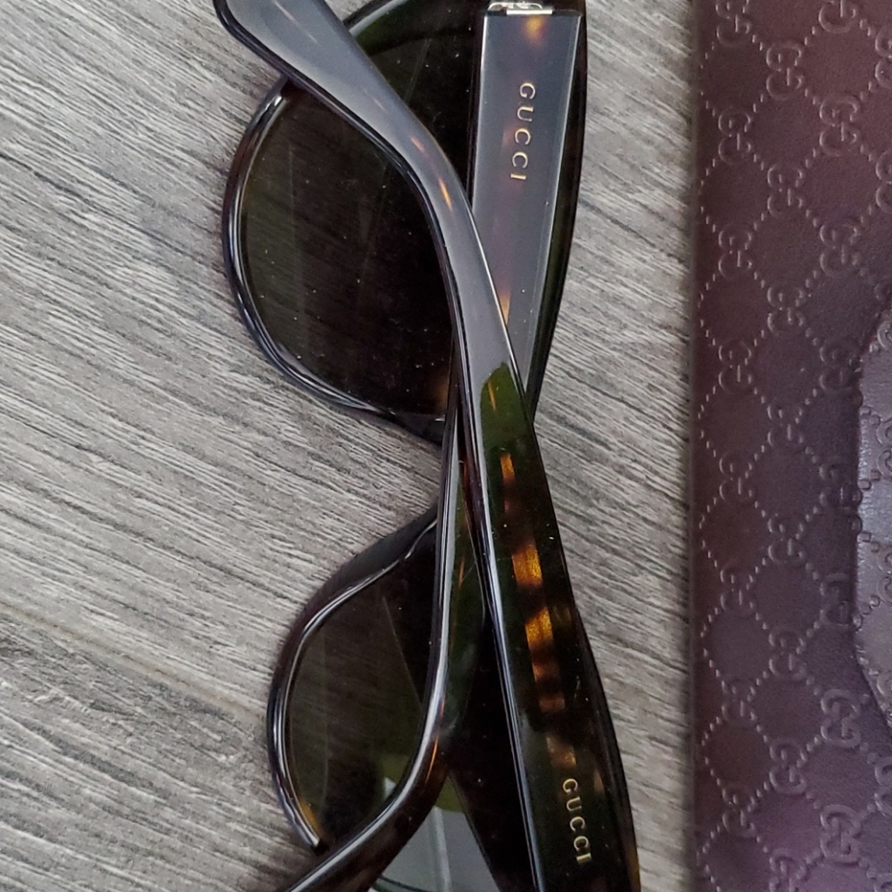 Gucci sunglasses - Picture 3 of 4